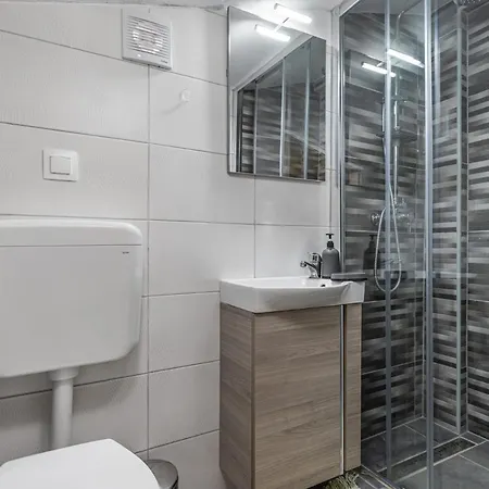 Palma With Grill & Pool * Gedići