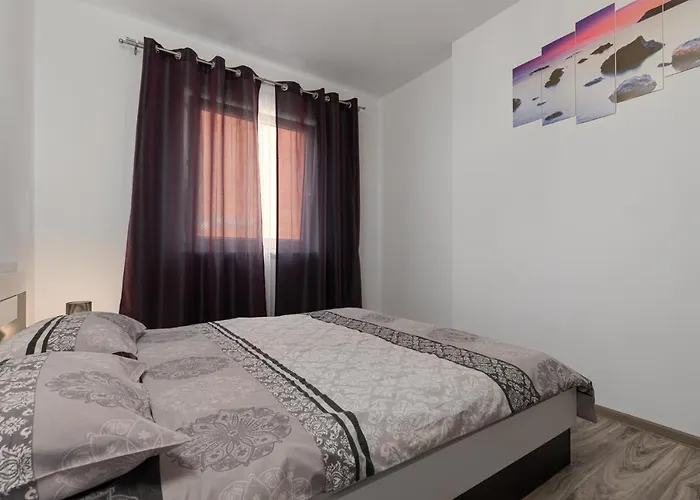 Villa Palma With Grill & Pool *