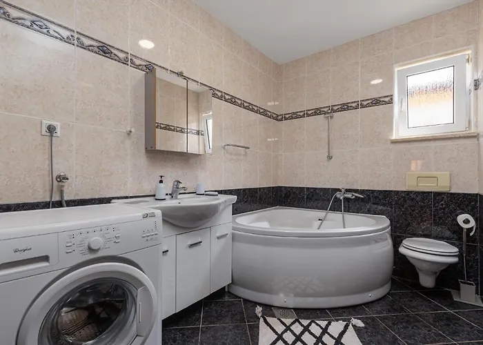 Palma With Grill & Pool * Gedići