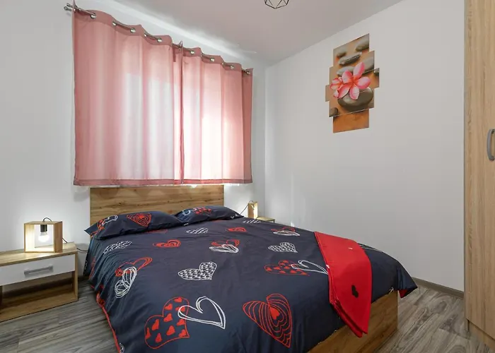 Villa Palma With Grill & Pool