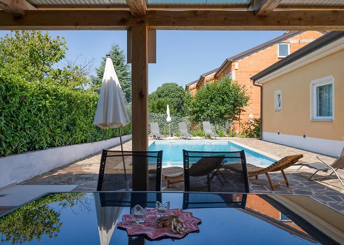 Villa Palma With Grill & Pool Gedići