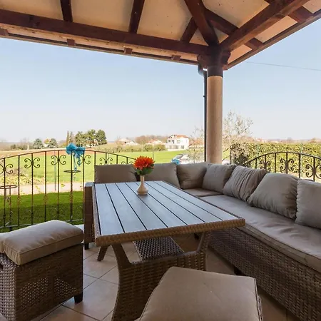 Villa Palma With Grill & Pool