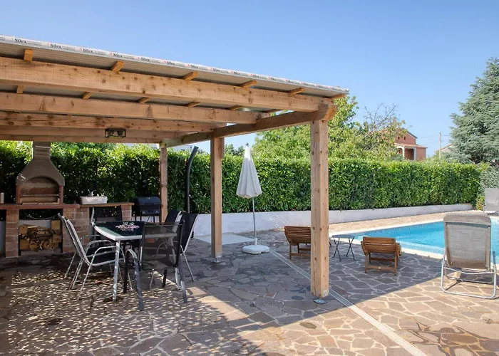 Palma With Grill & Pool Gedići